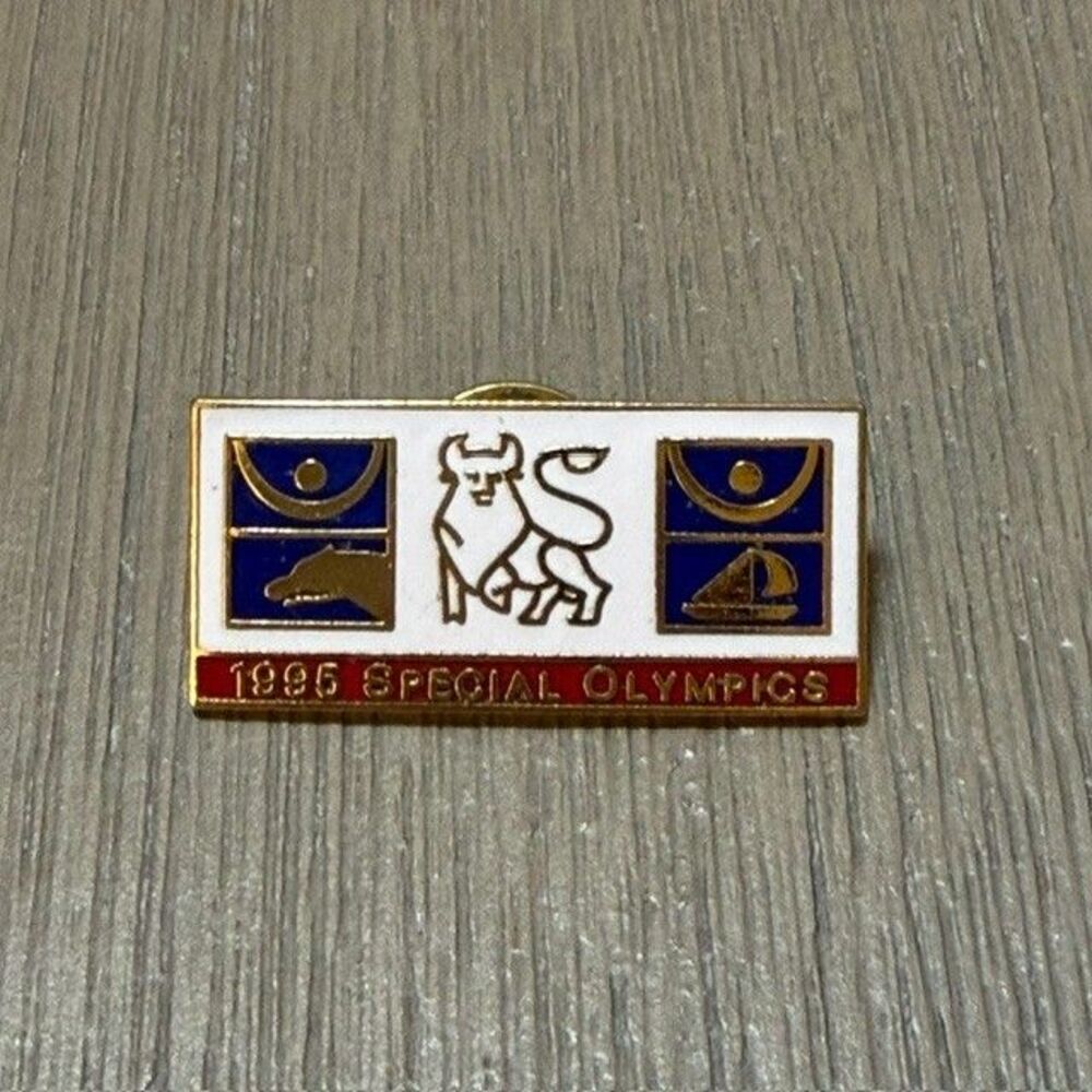 Vintage 1995 Special Olympics Merrell Lynch Sailing Enamel Lapel Pin